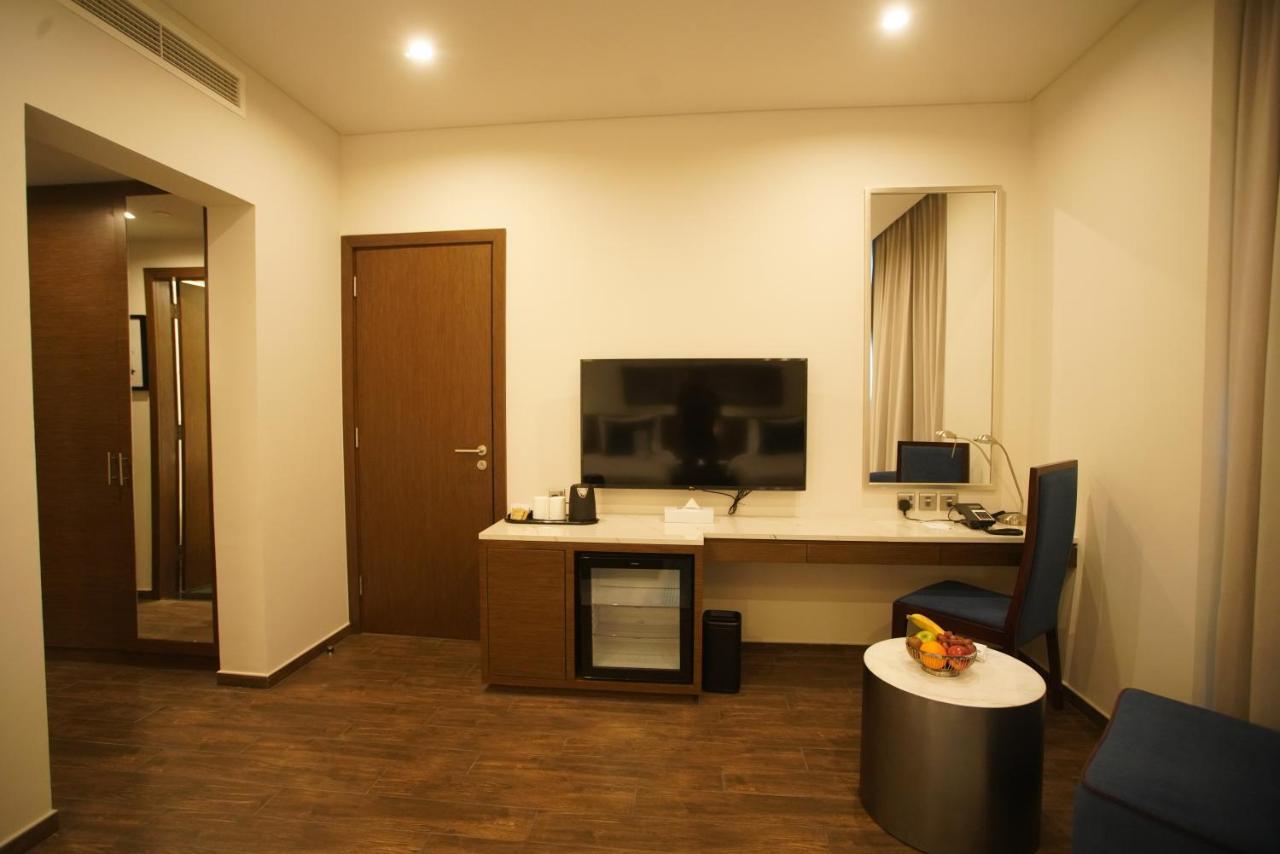 C - Hotel And Suites Doha Eksteriør bilde