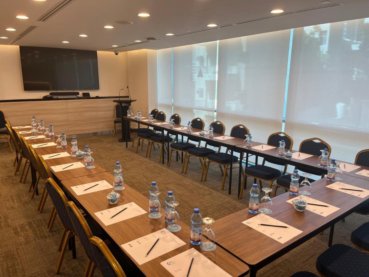 C - Hotel And Suites Doha Eksteriør bilde