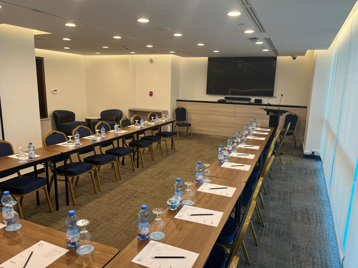 C - Hotel And Suites Doha Eksteriør bilde